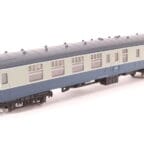 Hornby R4109B BR Mk.1 Brake Coach (Western Region)
