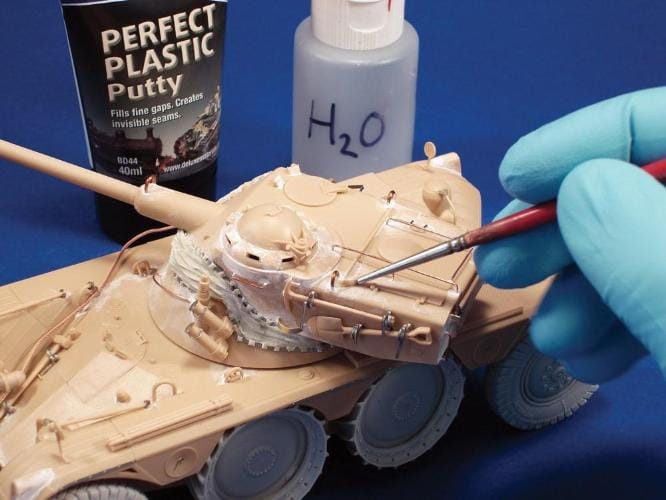 Deluxe Materials BD44 Perfect Plastic Putty - Image 2