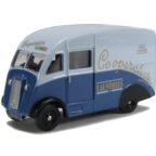 Oxford Diecast 76CM004 CO-OP Laundry Commer Q25 Van